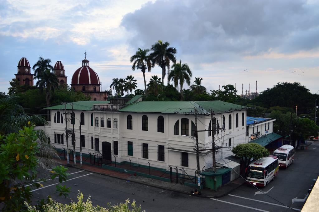 Hotel San Carlos Barrancabermeja Dış mekan fotoğraf